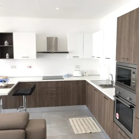 Apartment Let Me Host -palace Borg-